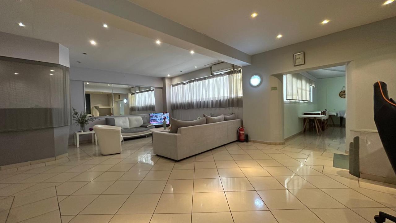 Hotel Atlanta Патра Экстерьер фото