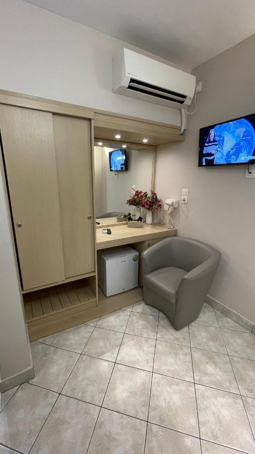 Hotel Atlanta Патра Экстерьер фото