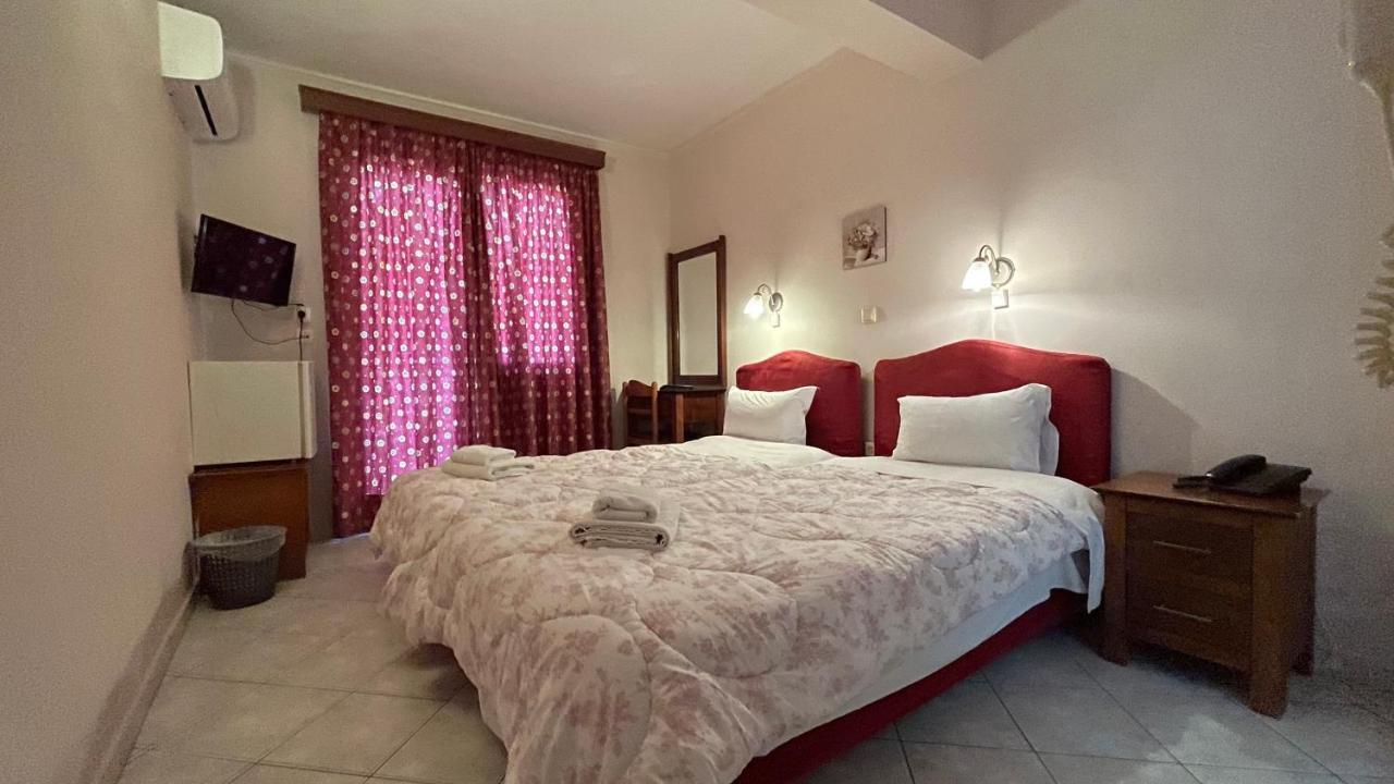 Hotel Atlanta Патра Экстерьер фото