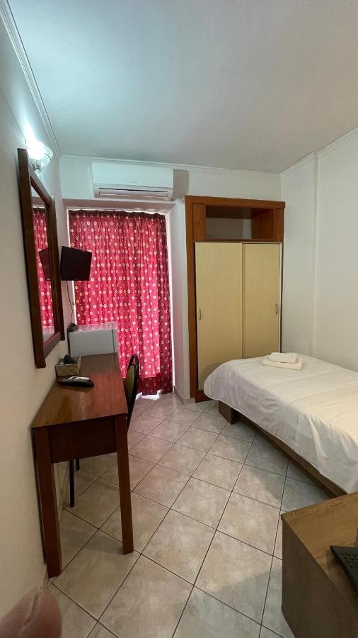 Hotel Atlanta Патра Экстерьер фото