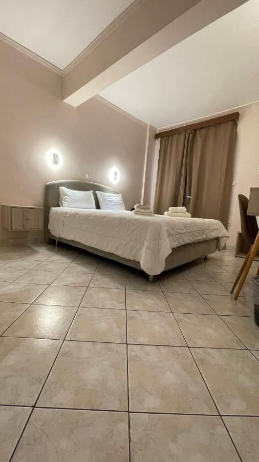 Hotel Atlanta Патра Экстерьер фото