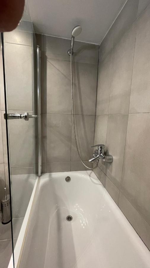 Hotel Atlanta Патра Экстерьер фото