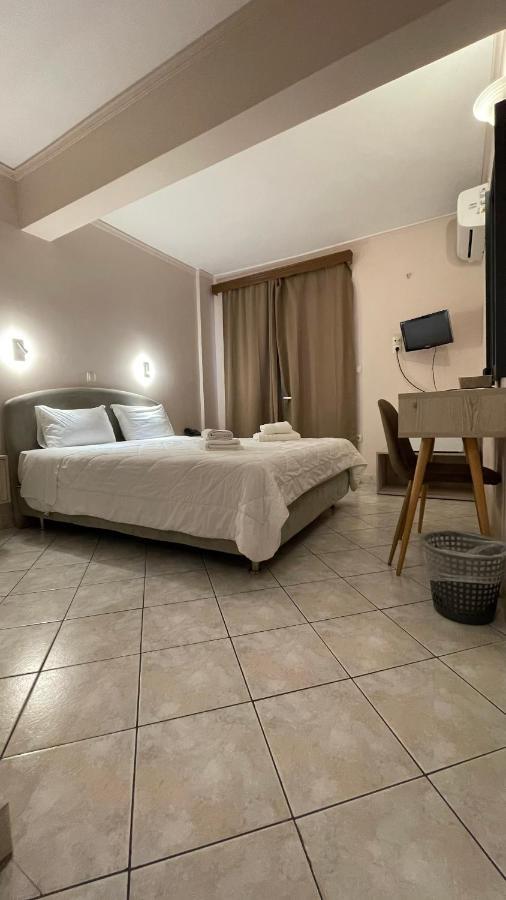 Hotel Atlanta Патра Экстерьер фото