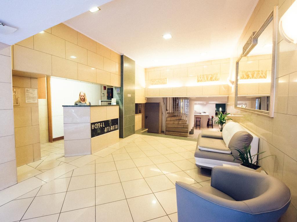Hotel Atlanta Патра Экстерьер фото