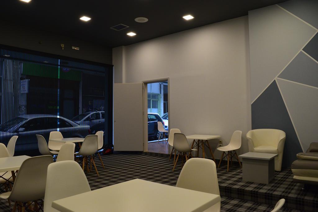 Hotel Atlanta Патра Экстерьер фото